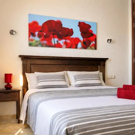 Villa Alai. Privacidad. Piscina Climatizada. Wifi. Tv Cable. Playa Blanca (Lanzarote)