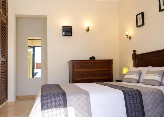 Villa Alai. Privacidad. Piscina Climatizada. Wifi. Tv Cable.